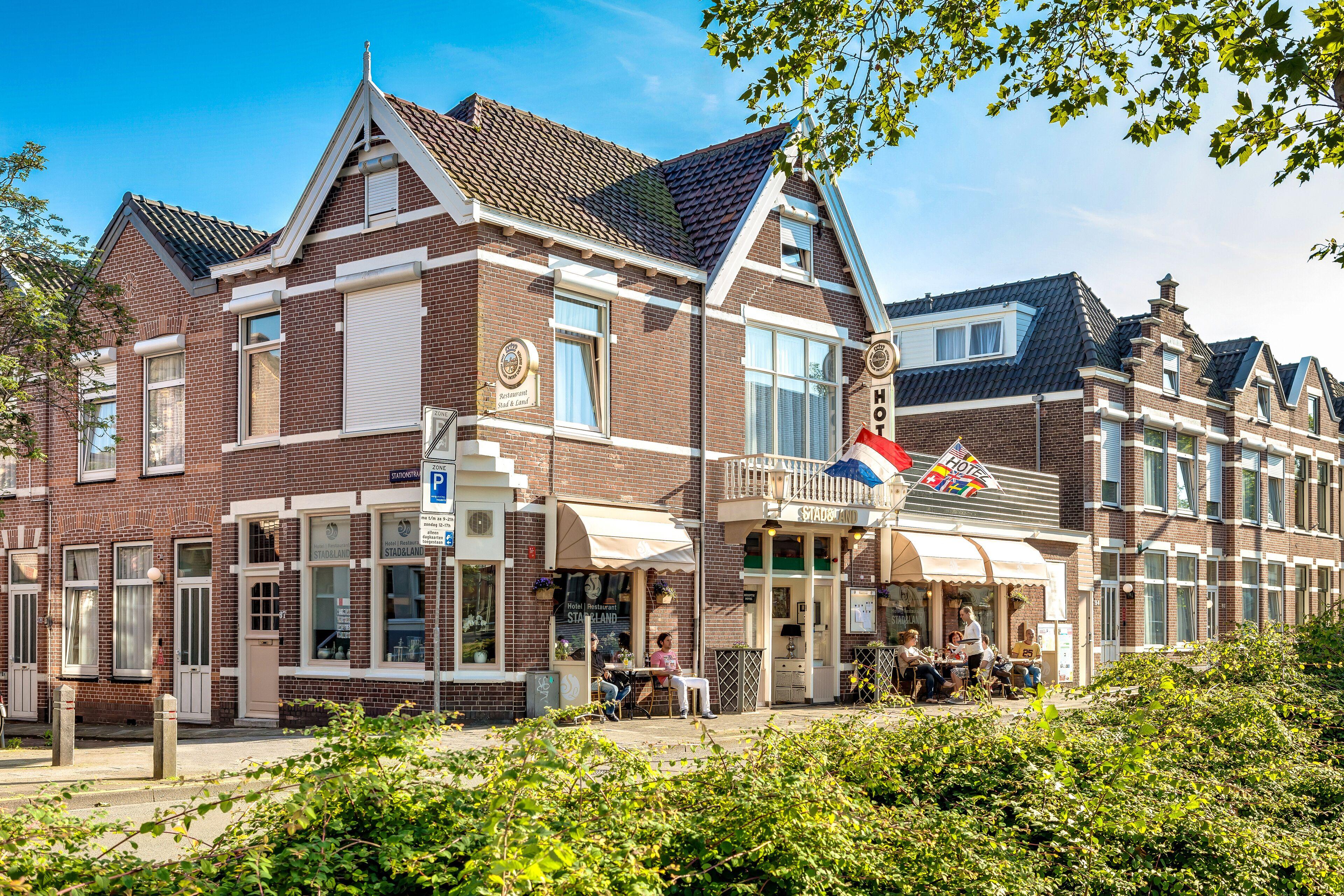 8 Centrale Hotels bij Museum Sint Adelbertabdij Egmond-Binnen